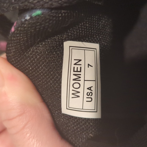 Rainbow Paw Print Sneaker Size 7 - Picture 7 of 7